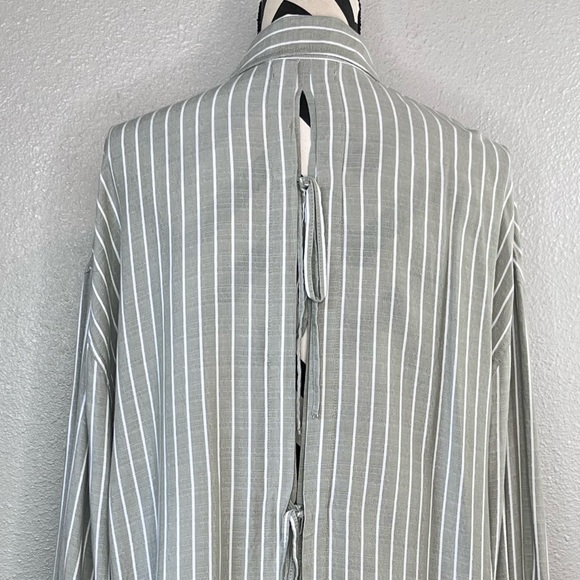 American Eagle Sz L Long-Sleeve Tie Back Striped Olive Button-Up Shirt - Picture 5 of 10